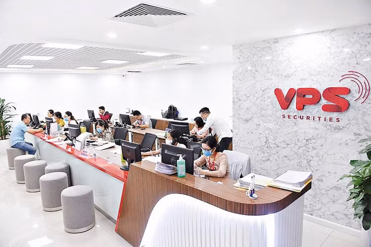 Công ty Chứng khoán VPS thông báo từ nhiệm vai trò đại lý đăng ký, lưu ký và vai trò đại lý quản lý tài sản bảo đảm đối với nhiều loại trái phiếu doanh nghiệp. Ảnh: NC st