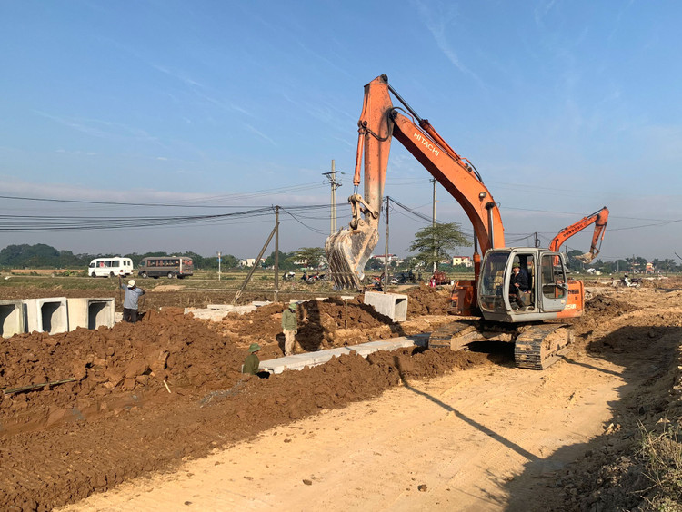 Nửa cuối năm 2022, Ban Quản lý dự án đầu tư xây dựng huyện Nghĩa Đàn (Nghệ An) công bố kết quả lựa chọn nhà thầu 26 gói thầu thì 23 gói thầu chỉ có 1 nhà thầu tham dự. Ảnh minh họa: Nhã Chi