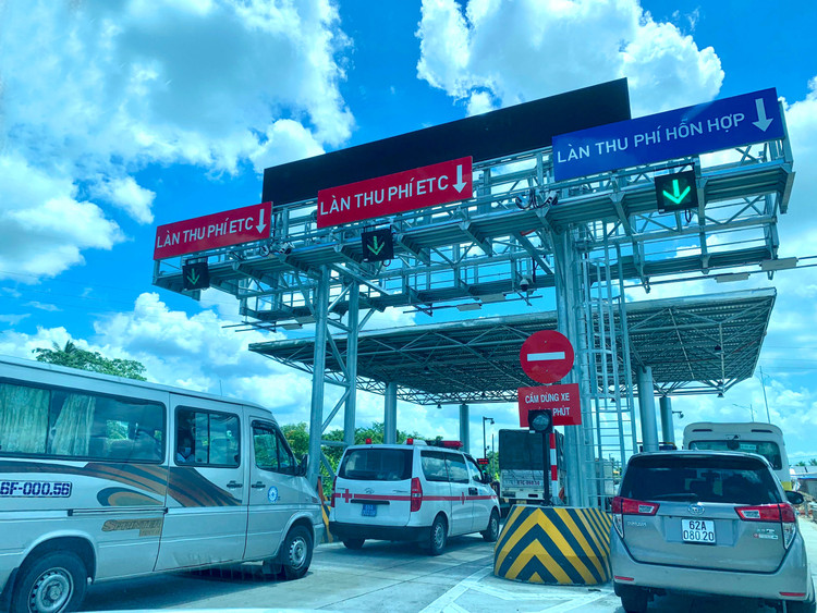 Doanh nghiệp phải có kinh nghiệm vận hành, kinh doanh công trình hạ tầng giao thông đường bộ tối thiểu đủ 2 năm tính đến thời điểm nhận hồ sơ tham gia đấu giá. Ảnh: Lê Tiên