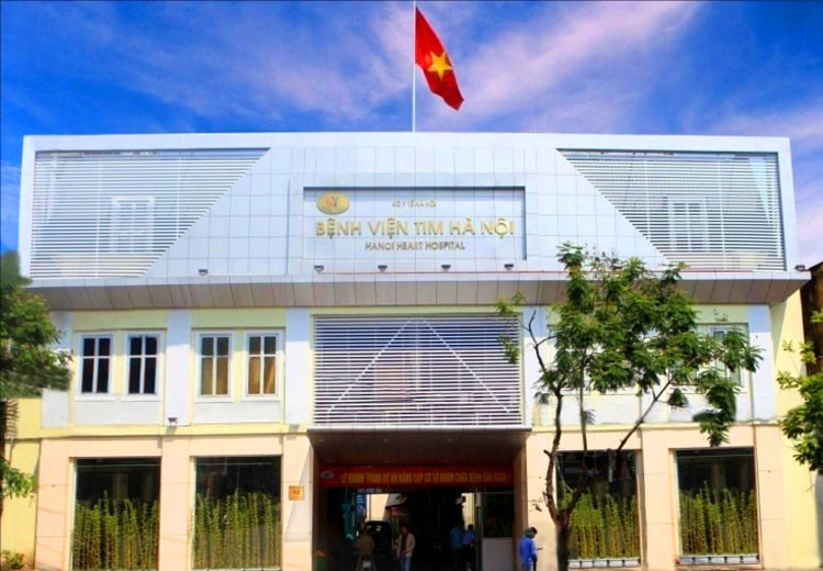 Bệnh viện Tim Hà Nội vừa ra quyết định xử phạt đối với một số nhà thầu tham dự thầu cung ứng thuốc nhưng từ chối ký hợp đồng. Ảnh: NC st