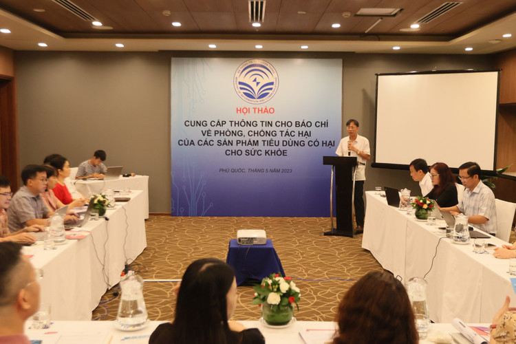 Hội thảo cung cấp thông tin về phòng, chống tác hại của thuốc lá sáng 25/5. Ảnh: Lê Tiên