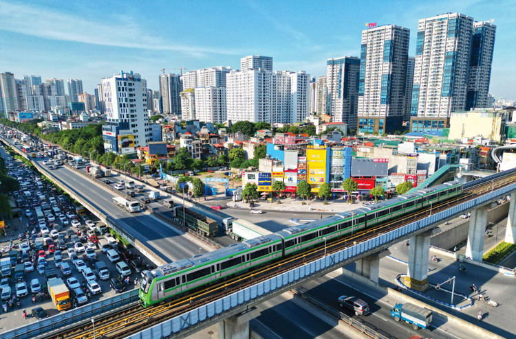 Nhiều nhà đầu tư mong muốn sửa đổi nhanh Nghị định số 15/2021/NĐ-CP để tháo gỡ ách tắc, đẩy nhanh các dự án đầu tư xây dựng. Ảnh: Tường Lâm