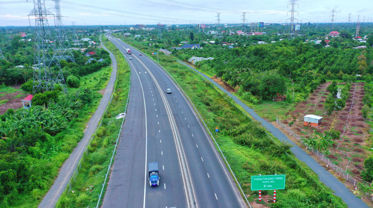 Bộ Xây dựng đề xuất thực hiện theo phương án mở rộng cao tốc Bắc - Nam phía Đông đoạn Hà Nội - TP.HCM lên 6 làn xe. Ảnh minh họa: Lê Tiên