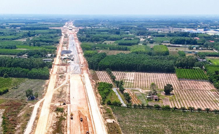 Liên danh trúng thầu dự kiến thi công Gói thầu Xây lắp từ đầu tuyến đến Km3+498 thuộc Dự án Đường nối vào cao tốc Biên Hòa - Vũng Tàu trong 19 tháng. Ảnh minh họa: Thanh Huyền