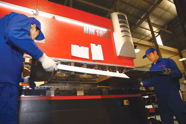 Dự thảo Luật Thuế thu nhập doanh nghiệp (sửa đổi) quy định thuế suất 17% áp dụng với doanh nghiệp có tổng doanh thu năm từ trên 3 tỷ đồng đến không quá 50 tỷ đồng. Ảnh: Nhã Chi