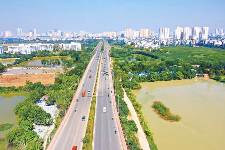 Việc áp dụng hợp đồng BT sẽ tạo điều kiện huy động thêm nguồn lực từ khu vực tư nhân cho phát triển hạ tầng trong bối cảnh ngân sách nhà nước ngày càng hạn hẹp. Ảnh: Lê Tiên