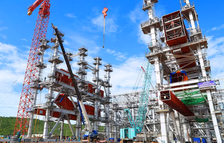 Tiến độ tổng thể của Dự án Nhà máy Nhiệt điện Quảng Trạch I hiện đạt khoảng 72%. Ảnh: Đỗ Tỵ