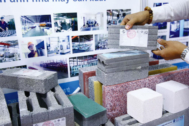Ngành công nghiệp vật liệu xây dựng giữ vai trò quan trọng trong nền kinh tế, đóng góp khoảng 6,5 - 7% vào GDP của Việt Nam. Ảnh: Tiên Giang