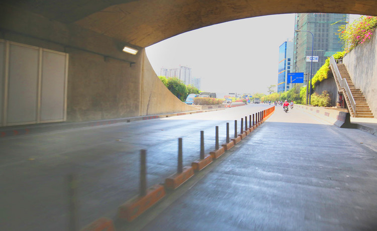 Gói thầu Cung cấp thiết bị công nghệ thi công xây lắp công trình thuộc Dự án Đầu tư lắp đặt hệ thống chữa cháy tự động bên trong đường hầm sông Sài Gòn có giá gần 97 tỷ đồng. Ảnh: Lê Tiên