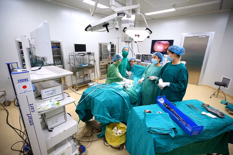 Hàng loạt bệnh viện đã và đang chuẩn bị mời thầu mua sắm hệ thống thiết bị y tế chuyên sâu, kinh phí lớn. Ảnh: Lê Tiên