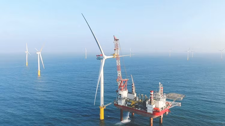 Tổng công ty CP Dịch vụ kỹ thuật Dầu khí Việt Nam vừa trúng Gói thầu Đo gió, thủy văn và khảo sát nghiên cứu địa chất thuộc Dự án Xuất khẩu năng lượng tái tạo ngoài khơi từ Việt Nam sang Singapore với giá 3 triệu USD. Ảnh minh họa: Hoàng Hà