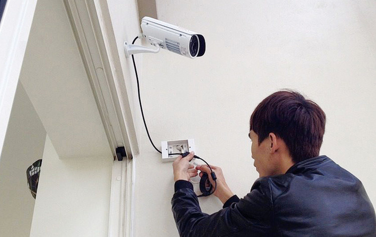 Việc “tráo thiết bị”, “phù phép hàng hóa” từ chất lượng cao trong hồ sơ dự thầu thành chất lượng thấp trong thực tế bàn giao không hề hiếm. Ảnh minh họa: Hồng Anh