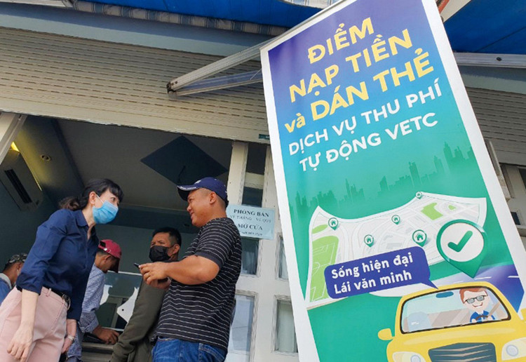 Hiện cả nước có 111 trạm thu phí tự động không dừng, gồm 76 trạm của Giai đoạn 1 Dự án Thu phí sử dụng đường bộ không dừng và 35 trạm của Giai đoạn 2. Ảnh: Song Lê