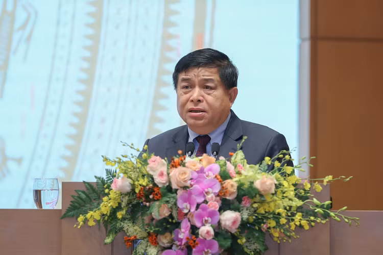 Bộ trưởng Nguyễn Chí Dũng nhấn mạnh, việc phát huy tối đa nguồn lực, thúc đẩy sự tham gia của doanh nghiệp nhà nước trong triển khai các nhiệm vụ quan trọng của Kế hoạch phát triển kinh tế - xã hội năm 2024 và 5 năm 2021 - 2025 là rất quan trọng. Ảnh: VGP