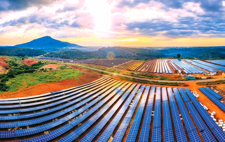 Năm 2022, tổng số dự án theo quy định của pháp luật chuyên ngành và pháp luật về xã hội hóa phải tổ chức lựa chọn nhà đầu tư theo quy định của pháp luật về đấu thầu là 34 dự án với tổng vốn đầu tư 26.394 tỷ đồng. Ảnh: Minh Lương