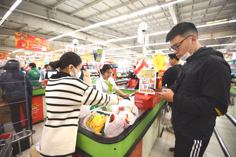 Giá hàng hóa trên thế giới ở mức cao sẽ ảnh hưởng đến sản xuất của các doanh nghiệp và giá hàng hóa tiêu dùng trong nước. Ảnh: Lê Tiên