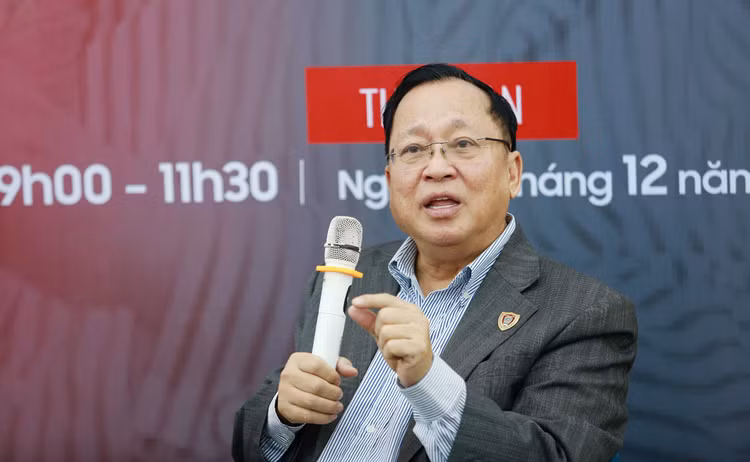 Giáo sư Hà Tôn Vinh