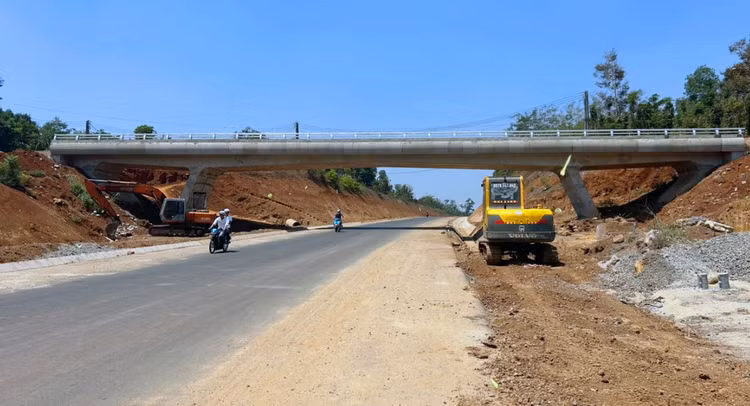 Công ty CP Tập đoàn Thuận An đang trong thời gian thi công hàng loạt công trình giao thông lớn ở nhiều tỉnh, thành trong cả nước. Ảnh minh họa: Nguyên Vũ