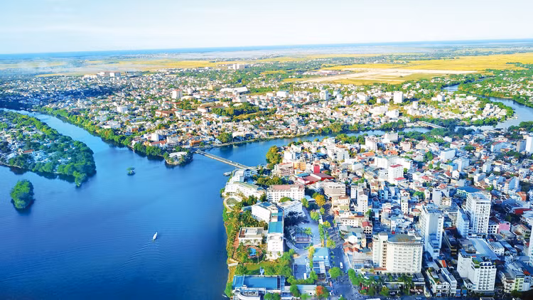 Nhiều gói thầu thuộc Dự án Chương trình phát triển các đô thị loại II (các đô thị xanh) - Dự án thành phần Thừa Thiên Huế không có mặt bằng để thi công. Ảnh: Lê Tiên