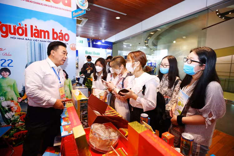 Khi người làm báo tuân thủ pháp lý và chuẩn mực đạo đức, đồng thời xây đắp những phẩm chất tốt đẹp sẽ tạo nên văn hóa của cá nhân, của ấn phẩm, của tổ chức mình phụng sự