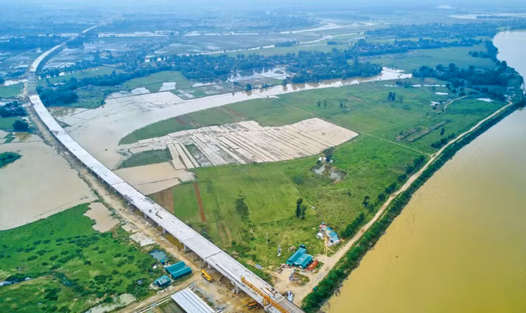 Công ty CP Đầu tư và Xây dựng VINA2 là thành viên Liên danh nhà đầu tư thực hiện Dự án thành phần đoạn Diễn Châu - Bãi Vọt thuộc cao tốc Bắc - Nam phía Đông giai đoạn 2017 - 2020. Ảnh: Hoàng Huy