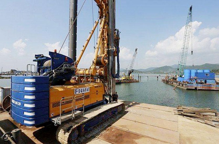 Công ty CP Tập đoàn ĐUA FAT hoạt động trong lĩnh vực san lấp mặt bằng, xử lý nền móng công trình… Ảnh: NC st