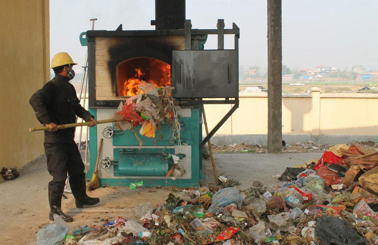 Hồ sơ mời thầu được điều chỉnh theo hướng cho phép các nhà thầu đề xuất phương pháp xử lý rác đảm bảo phù hợp theo tiêu chuẩn kỹ thuật hiện hành. Ảnh minh họa: Tú Anh