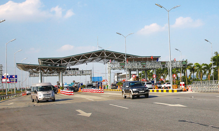 Nhiều dự án BOT đang ngập trong khó khăn do lưu lượng xe không được như kỳ vọng của phương án tài chính. Ảnh: Lê Tiên