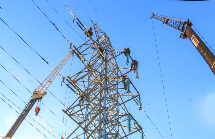 Hàng loạt dự án nguồn và lưới điện của Tập đoàn Điện lực Việt Nam chậm tiến độ do gặp vướng mắc. Ảnh: Lê Tiên