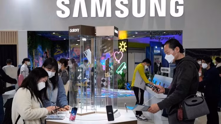 Samsung đầu tư hơn 350 tỷ USD trong vòng 5 năm - Ảnh: Getty Images