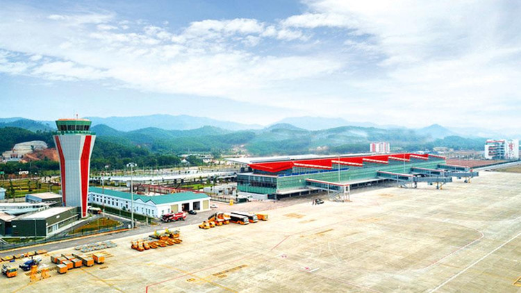 Cảng hàng không quốc tế Vân Đồn là sân bay quốc tế đầu tiên tại Việt Nam do tư nhân đầu tư với diện tích 325 ha và tổng mức đầu tư 7.463 tỷ đồng. Ảnh: Tuấn Minh