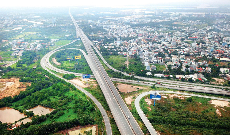 Dự án Xây dựng công trình đường bộ cao tốc Bắc - Nam phía Đông giai đoạn 2021 - 2025 dự kiến khởi công trong tháng 12/2022. Ảnh: Lê Tiên