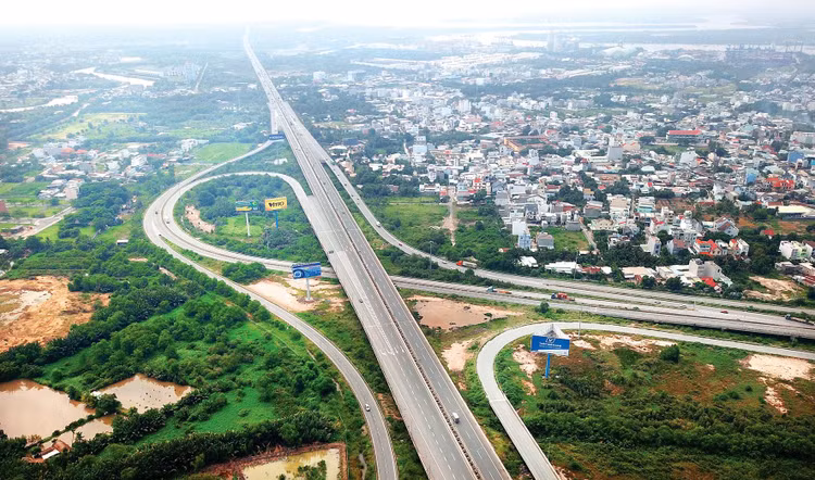 Dự án Xây dựng công trình đường bộ cao tốc Bắc - Nam phía Đông giai đoạn 2021 - 2025 dự kiến khởi công trong tháng 12/2022. Ảnh: Lê Tiên