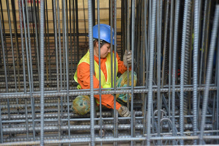 Nhà thầu bị loại ở bước đánh giá về kỹ thuật vì hợp đồng nguyên tắc ký với đơn vị cung cấp vật tư, vật liệu không có mã ngành nghề đăng ký kinh doanh là buôn bán cốt thép