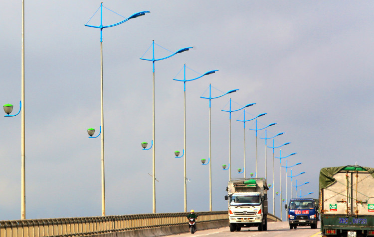 Gói thầu số 6 Thi công xây lắp + lắp đặt thiết bị thuộc Dự án Hệ thống chiếu sáng công cộng ĐT.904 (huyện Tam Bình, tỉnh Vĩnh Long) có giá 7,254 tỷ đồng. Ảnh minh họa: Tiên Giang