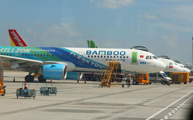 Theo Hiệp hội Doanh nghiệp hàng không, dù các doanh nghiệp hàng không tư nhân báo lãi hợp nhất, nhưng hoạt động kinh doanh vận tải hàng không của các hãng đều lỗ. Ảnh: Lê Tiên