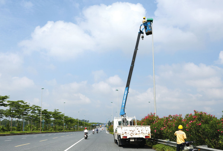 Việc yêu cầu về chuyên môn, chuyên ngành của nhân sự cần căn cứ vào quy định của pháp luật, mục tiêu đầu tư, quy mô, tính chất cụ thể của gói thầu. Ảnh minh họa: Nhã Chi