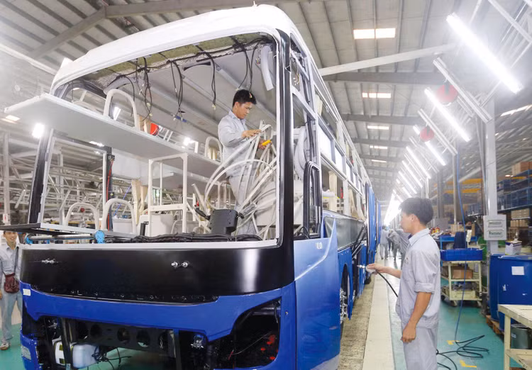 Nghị quyết về Kế hoạch cơ cấu lại nền kinh tế giai đoạn 2021 - 2025 đặt mục tiêu đến năm 2025 tỷ trọng đóng góp của khu vực kinh tế tư nhân vào GDP khoảng 55%. Ảnh: Lê Tiên