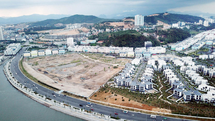 Thông tư số 09/2021/TT-BKHĐT được kỳ vọng sẽ tháo gỡ một số vướng mắc, đồng thời làm rõ nhiều nội dung liên quan đến lựa chọn nhà đầu tư dự án có sử dụng đất. Ảnh: Lê Tiên