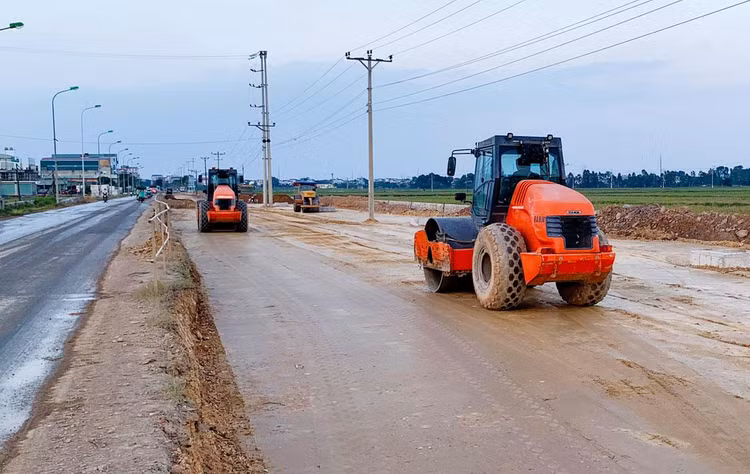Đại biểu Quốc hội đề nghị Chính phủ lấy đầu tư công dẫn dắt, kích hoạt đầu tư xã hội, nhất là các giải pháp đột phá thu hút đầu tư PPP vào phát triển hạ tầng. Ảnh: Nhã Chi