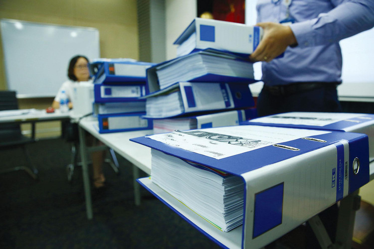 Bên mời thầu cho biết, mỗi gói thầu đều có 2 - 5 nhà thầu nộp hồ sơ dự thầu nhưng qua đánh giá, không nhà thầu nào đáp ứng được yêu cầu của hồ sơ mời thầu. Ảnh: Nhã Chi