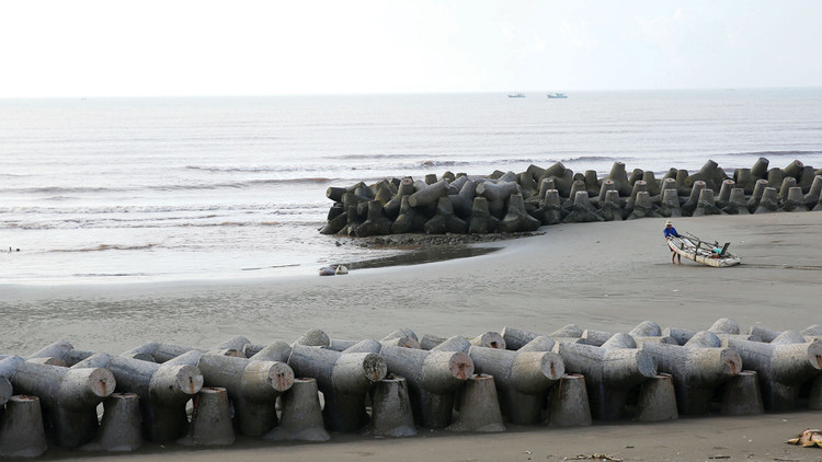 Gói thầu số 01 Xây dựng kè chống sạt lở bờ biển khu vực Hòn
Quéo (Kiên Giang) thu hút nhiều nhà thầu có kinh nghiệm trong xây lắp hạ tầng
giao thông cùng cạnh tranh. Ảnh: Nhã Chi