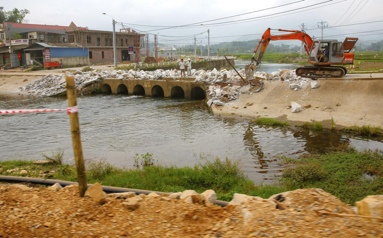 Dự thảo Nghị định Quy định về xử phạt vi phạm hành chính trong lĩnh vực kế hoạch và đầu tư đề xuất nâng mức phạt đối với nhiều hành vi vi phạm trong đấu thầu. Ảnh: Phú An