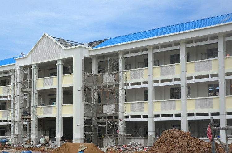 Gói thầu số 4 Thi công xây dựng, thiết bị thuộc Dự án Trường THCS thị trấn Thứ 11 (huyện An Minh, tỉnh Kiên Giang) được đấu thầu lần đầu tháng 12/2024 nhưng bị hủy thầu. Ảnh minh họa: Nhã Chi