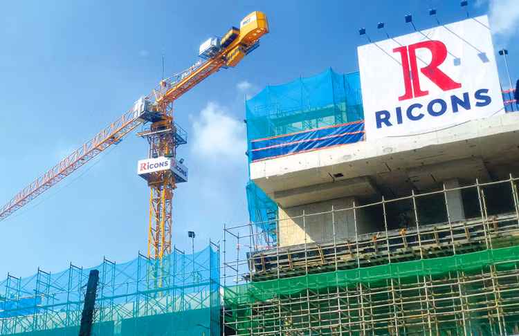 Thị trường xây dựng đang rơi vào tình trạng nợ vòng quanh. Ảnh: Lê Tiên