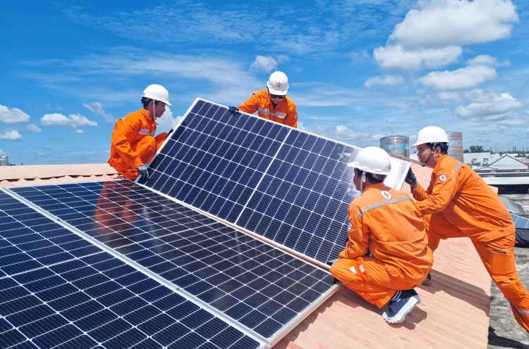 Quy hoạch điện VIII sẽ thúc đẩy chuyển dịch năng lượng theo hướng xanh và bền vững, từ đó tăng sức cạnh tranh của nền kinh tế. Ảnh: Bùi Văn Thịnh