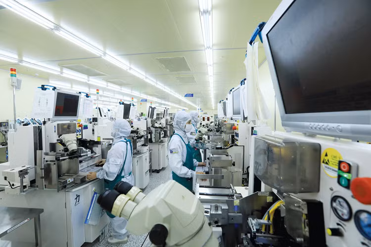 Nguồn cung điện đủ, ổn định và đáp ứng yêu cầu xanh hóa là yếu tố quan trọng để thu hút dòng vốn đầu tư vào lĩnh vực công nghệ cao. Ảnh: Tuấn Anh