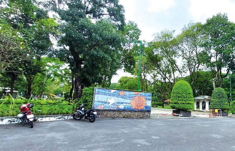 Năm 2019, UBND TP.HCM thông báo chủ trương chấm dứt thực hiện hợp đồng BOT dự án bãi xe ngầm Công viên Lê Văn Tám. Ảnh: Ngọc Tuấn