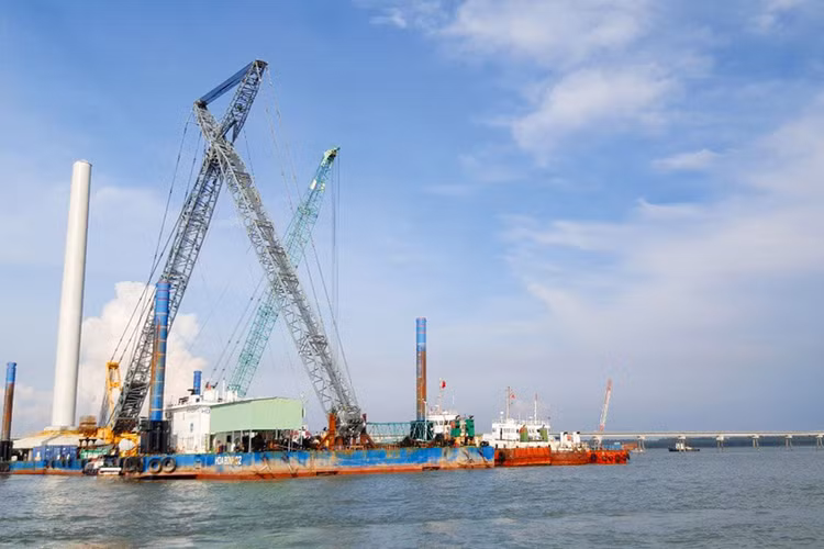 Nhu cầu đăng ký tham gia phát triển điện gió ngoài khơi tại Việt Nam là rất lớn. Ảnh: Bùi Văn Thịnh