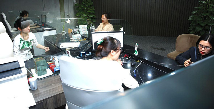 Ngân hàng Nhà nước đề xuất bỏ quy định cho phép tổ chức tín dụng tự bán đấu giá khoản nợ. Ảnh minh họa: Nhã Chi